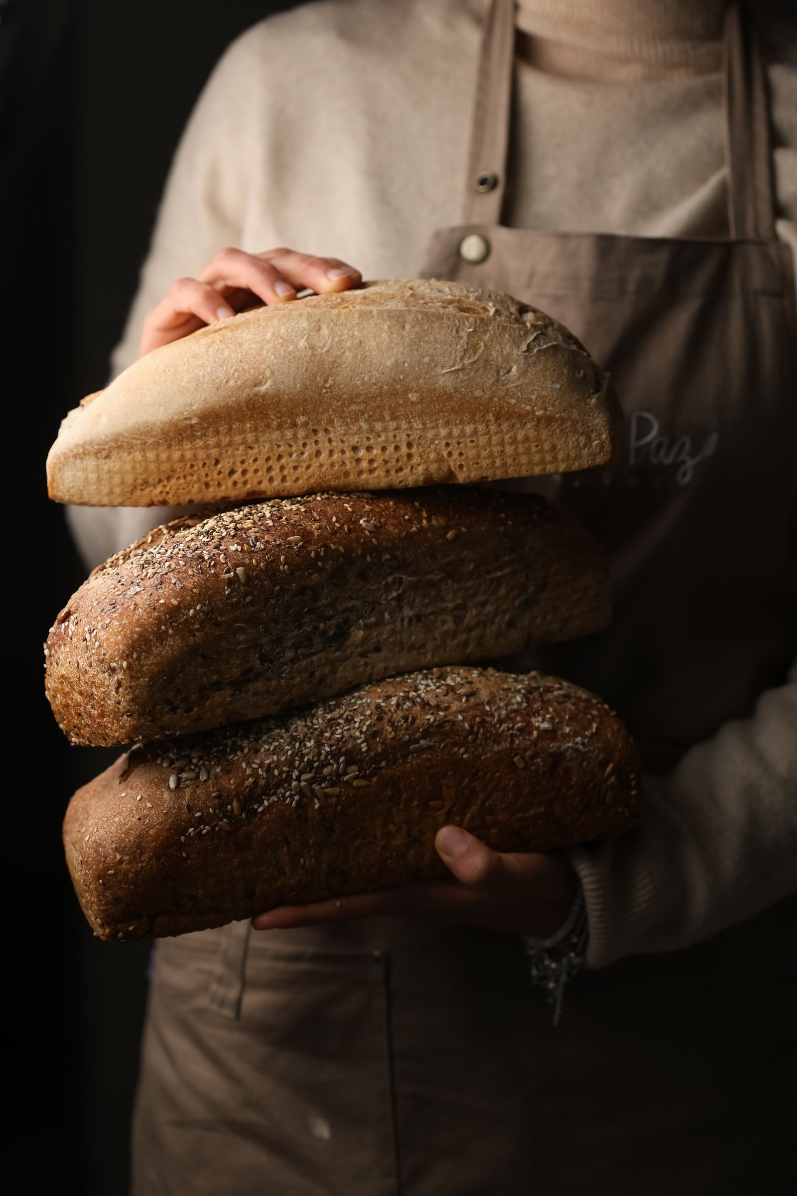 Panes de masa madre recién horneados de Pan de Paz